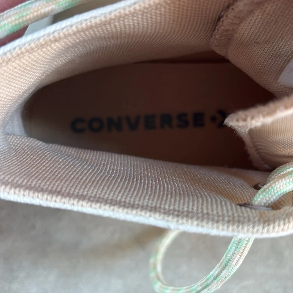 Converse Chuck Taylor All Star sz 8 high top cloth/leather platform sneakers